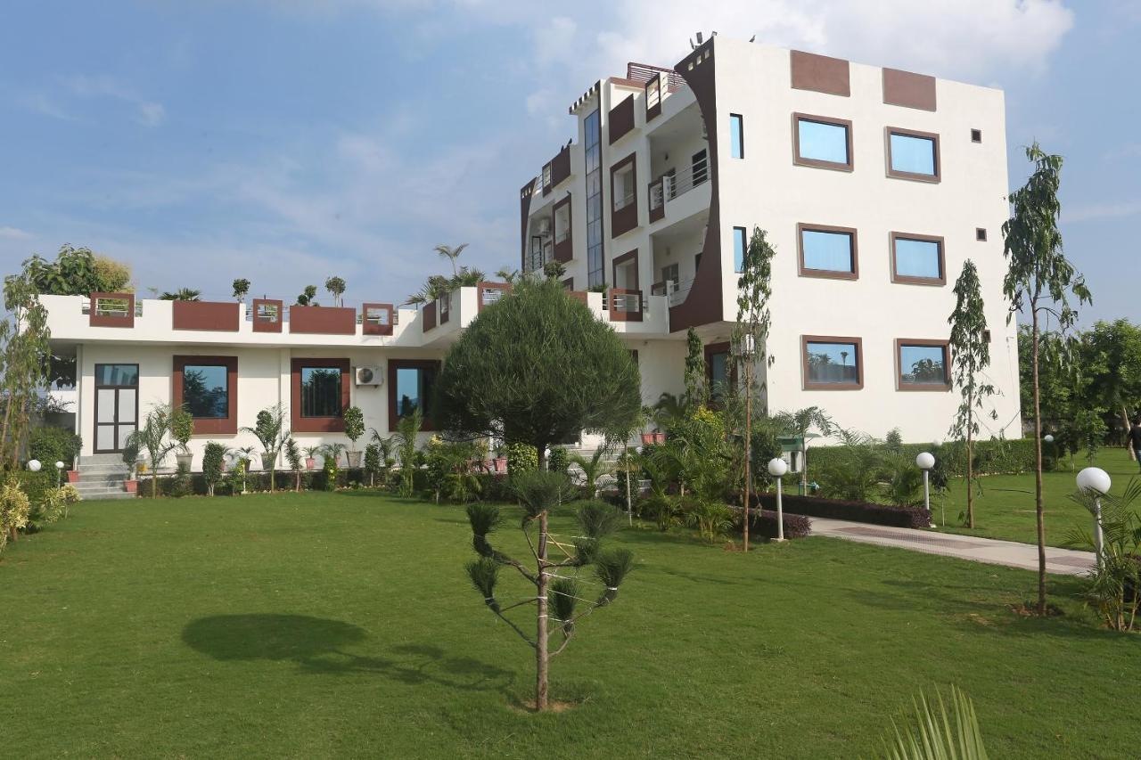 Oyo 18301 Hotel A-One Alwar Exterior photo