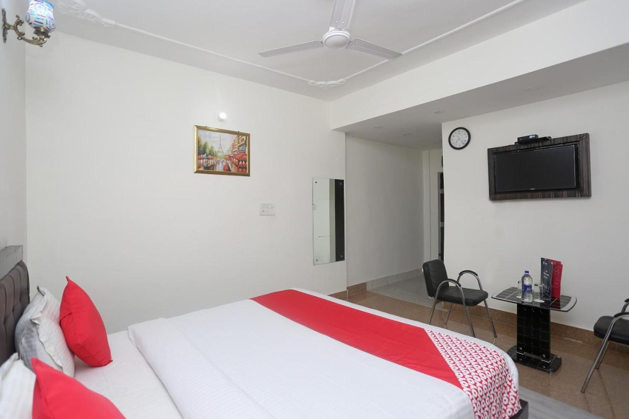 Oyo 18301 Hotel A-One Alwar Exterior photo